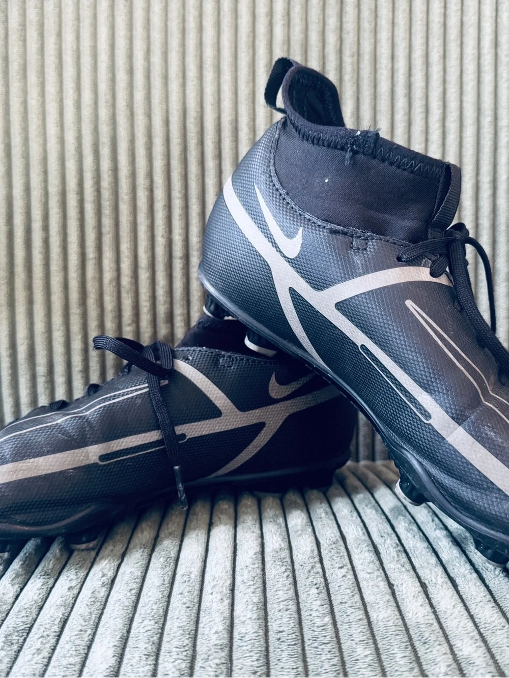 Nike Boys Black Soccer Cleats with White Swoosh